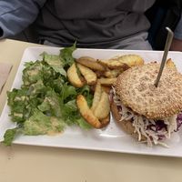 Burger sans fromage   at Les Petits Fourneaux in Die