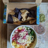 Poke and nachos at Temakinho in Bologna