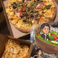 vegan pizza and vegan mushroom pasta at Pizzaiolo in Alexandroupolis