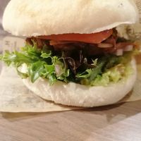 Pulled jackfruit burger at Friterie Chasse Patat in Ghent