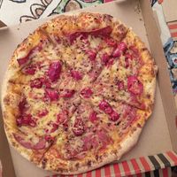 Scharfe Pizza at Pizzeria Märchenwald in Essen