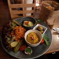 Vegan Platter (three spreads with bread basket) at Café Fräulein Männl in Weinheim
