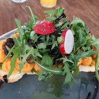 "Sweet Mushroom" open-faced sandwich with pesto and creamy sweet potato (vegan) at Café Fräulein Männl in Weinheim