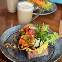 Hummusbrot at Café Fräulein Männl in Weinheim