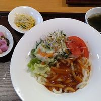 우동 샐러드. Udon Salad at Ooh Breado Teobachae - 터바채 비건 레스토랑 in Seoul