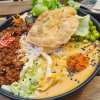 "Allerlei", one half Curry, other half Goulash at Das Suess'Kind Veganery in Vienna