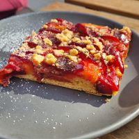 Plum cake (Schwetschgendatschi) at Das Suess'Kind Veganery in Vienna
