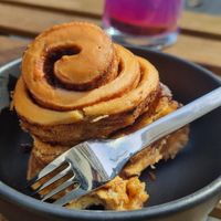 Cinnamon bun (Kind of) at Das Suess'Kind Veganery in Vienna