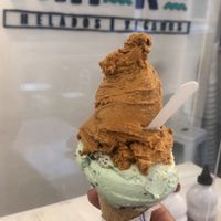 dulce de leche and menta at Ainara Helados in Buenos Aires