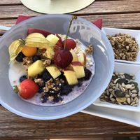 Waldbeere Bowl  at Junker's Café-Rösterei in Freising