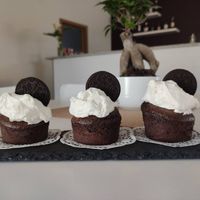 oreo cupcake at Xato in Moledo
