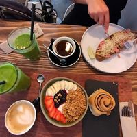 Vegan brunch ✅🌱  at Scarlett in Madrid