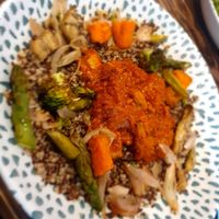 Vegan chicken curry bowl at Scarlett in Madrid