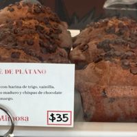 Panque de plátano 🍌 🍫 at Mimosa Vegan Bakery in Hermosillo