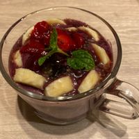 small acai bowl  at RUCY+R 横浜ジョイナス店 in Yokohama