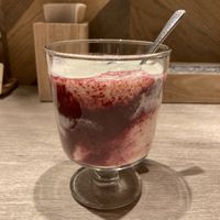 Berry soy yogurt lassi  at RUCY+R 横浜ジョイナス店 in Yokohama