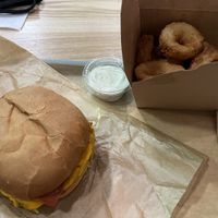 Triple smash bacon & onions ring  at Green Farmer's in Paris