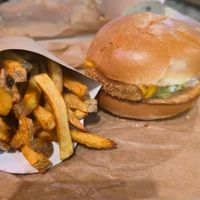 Green Fish burger at Green Farmer's in Paris