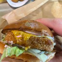 Burger de "peixe" at Green Farmer's in Paris