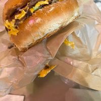 Burger tripple smash at Green Farmer's in Paris