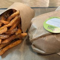 Burger Smash Truffe + frites de patate doucee  at Green Farmer's in Paris