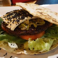 Hamburger Di Troya at Mc Didi in Barra Grande