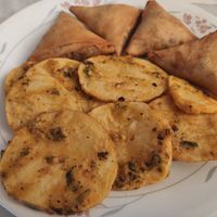 Vegan Crispy Bhajia and Samosa at Mandvi Bhajia House in Harrow