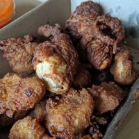 The bucket: two drumsticks and countless chicken bites at Chickenish - Hackney Wick in East London