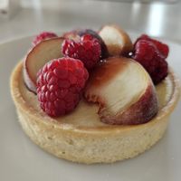 Peach-raspberry-almond tartlet at Roasted Kaffeebar in Dusseldorf