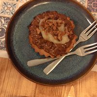 Tart with chocolate and pear at Status Quo in Rome