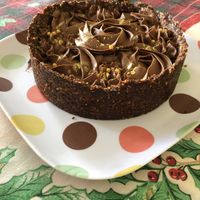 Torta de chocolate com caramelo salgado 💜 at Bolo de Cristal  in Belem
