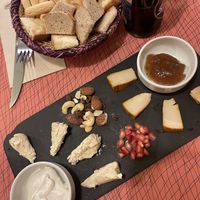 Taula de formatges vegans  at Kenavo Crêperie in Reus