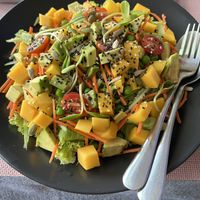 Mango-avocado salad without dressing  #Veganuary at Healthy Mania in Phuket