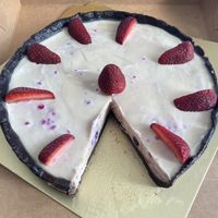 (Customised)mixed berry cake.This cake is not on the menu. Recipe is similar to cherry cheesecake(on the menu).The supportive  Team kindly prepared the cake with different berries  at Healthy Mania in Phuket