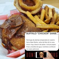 Me encanta este sandwich BUFFALO "CHICKEN" con Seitan 🌱🥓Bacon. Highly recomended. at 100% HP in San Juan
