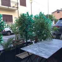 Seating outside   at KLIKKEAT in Carrara