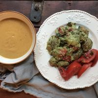 pesto potatoes, lentil cream soup at Hrana Pământului in Timisoara