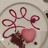 Mousse di lamponi con cuore di cioccolato e crumble di cioccolato🤩🤩🤩🤩 at Nativa in Rome