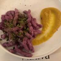 Busiate pastificio Minardo al pesto di cavolo viola, crema di zucca allo zenzero, granella di pistacchio di Bronte  at Nativa in Rome