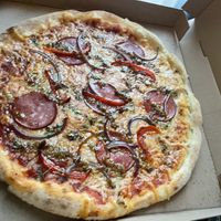 Salami vegan  at Vegan Pizza Bar in Rotterdam