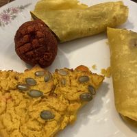 Involtini, falafel e farifrittata #Veganuary at La Schiscetteria in Milan