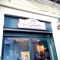 The front door  at La Schiscetteria in Milan