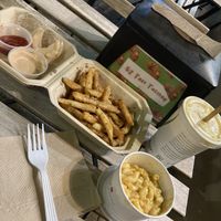 Mac & Cheez and fries with a Mango Banana Smoothie at C4Eats in Hollywood