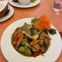 Wok Gemüse mit Soja-Fleisch at Loving Hut in Hamburg