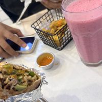 see, we let the waiter cut it in half 🤤🤣  at Fast Fresh by SKCO in Davao City