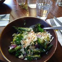 Risotto met broccoli en groene asperges at Vegitalian - Schoutenstraat in Utrecht