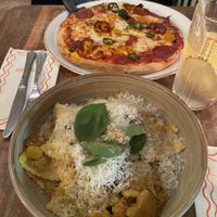 ravioli and gluten free no pepperoni pizza   at Vegitalian - Schoutenstraat in Utrecht