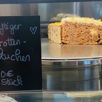 Vegan carrot cake and vegan banana bread  at Coffee Hug in Reutlingen