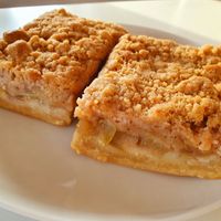 Apfel-Zimt Streusel Kuchen #Veganuary #Veganuary at Fine Schmecker in Monheim Am Rhein