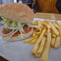 Hamburguesa de quinoa at Bar Manolo in Patones